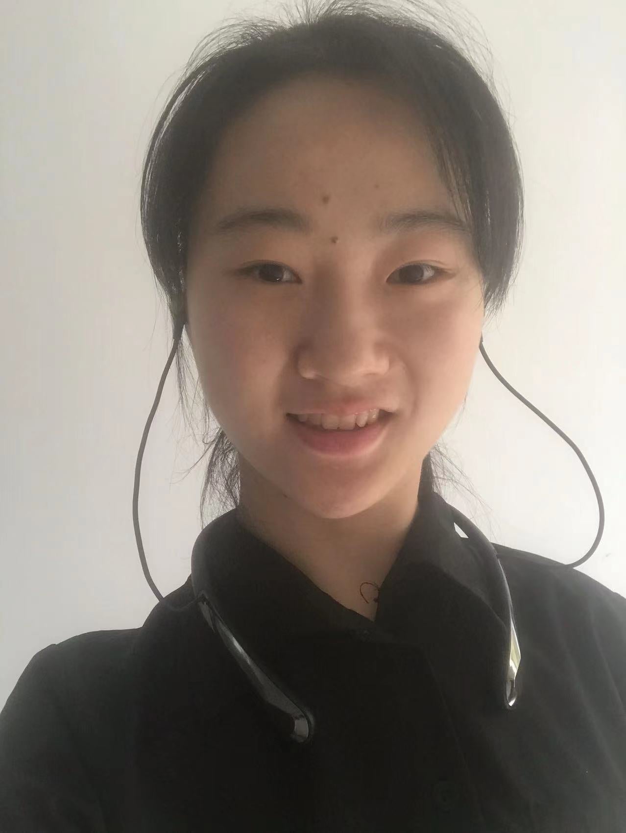 Ren Qing wearing Kite 2 during studies