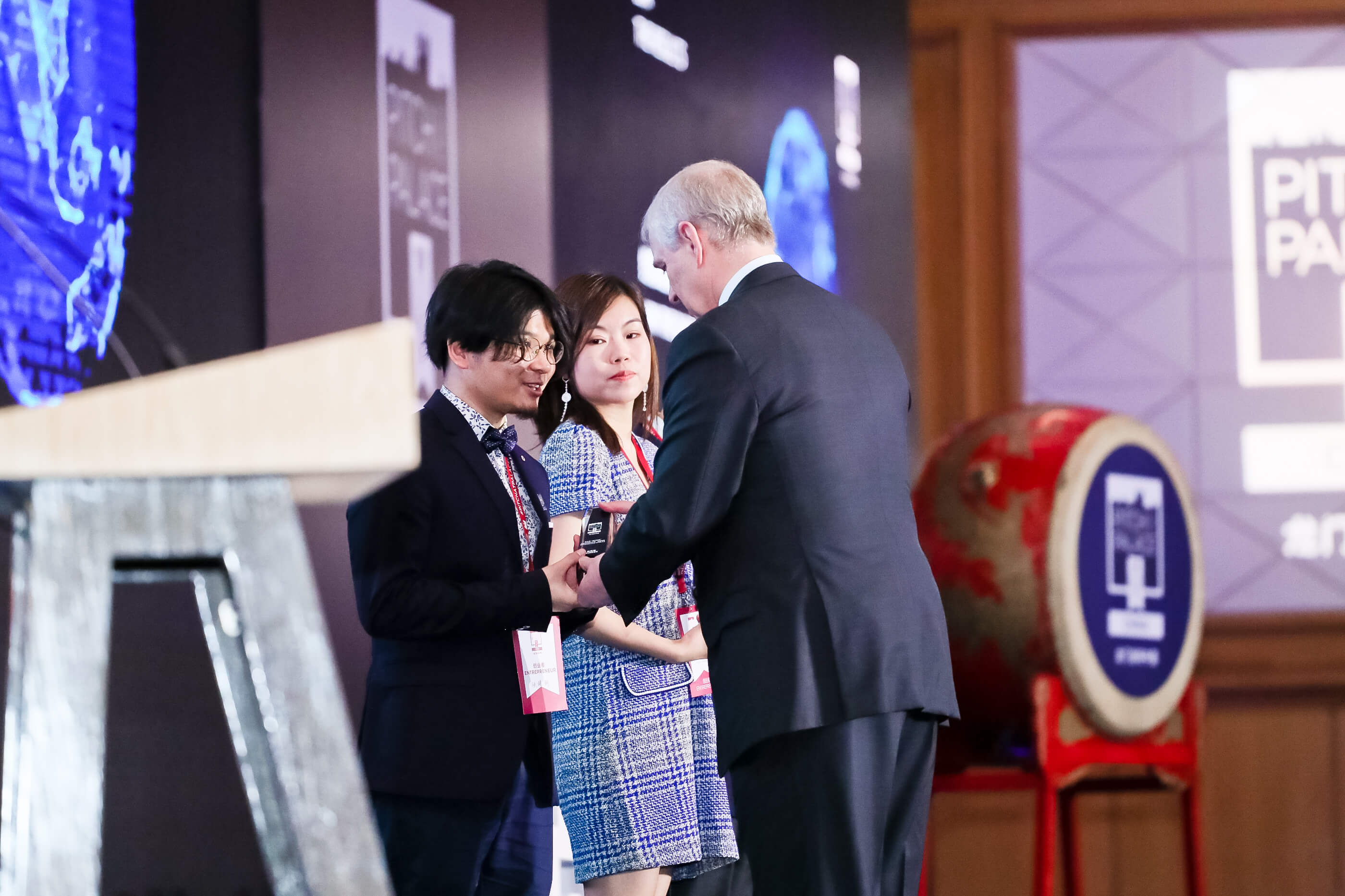 Calvin Zhang receives an award on behalf of Incus at Pitch@Palace China